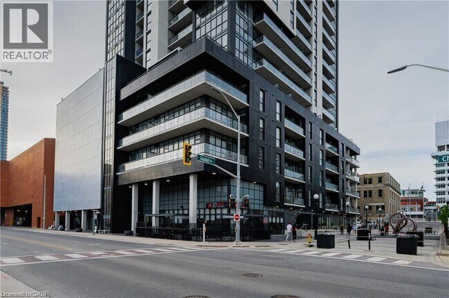 Building Photo - 60 Charles St W