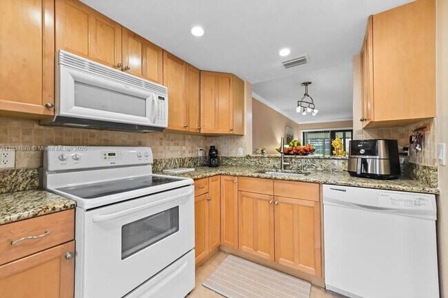 Foto del edificio - 2241 SW 15th St