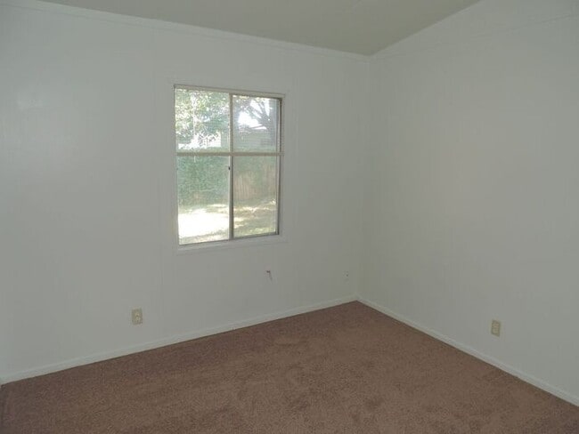 Building Photo - 333 Douglass St