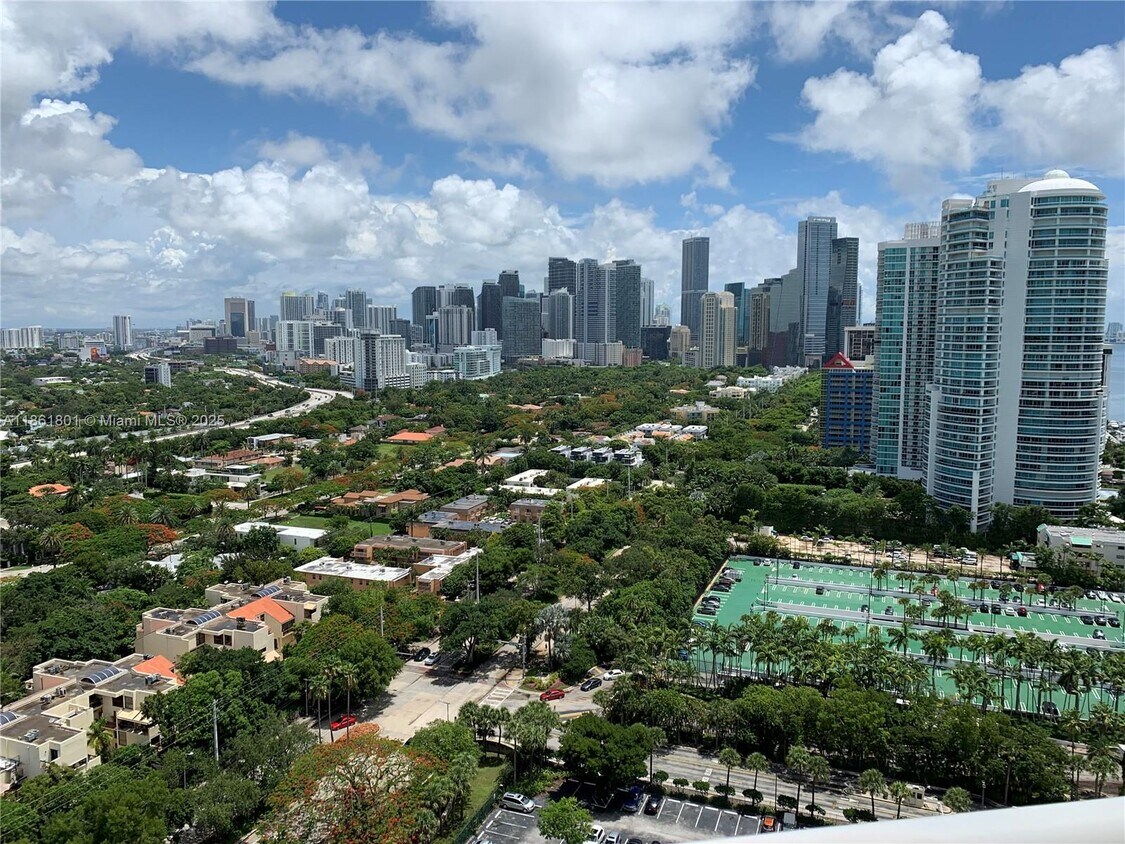 Primary Photo - 2475 Brickell Ave