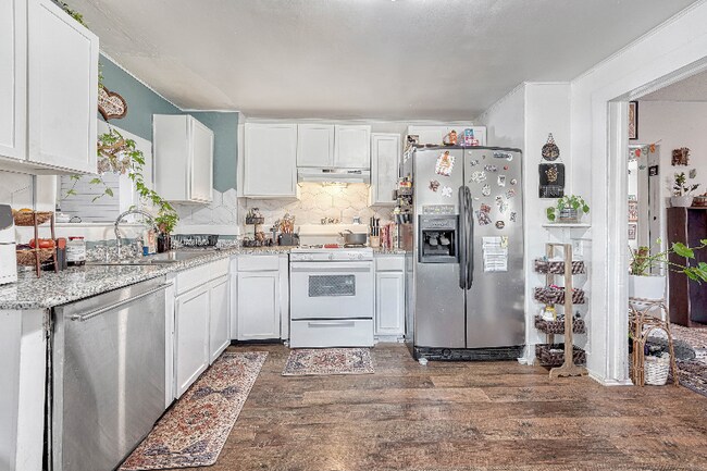 Building Photo - 226 E Harrison St