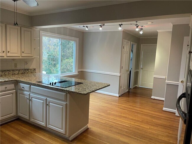 Foto del edificio - 119 Woodlawn Dr NE