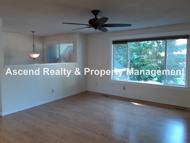 Foto del edificio - Updated 4 Bed on Cul de Sac Quick Access t...