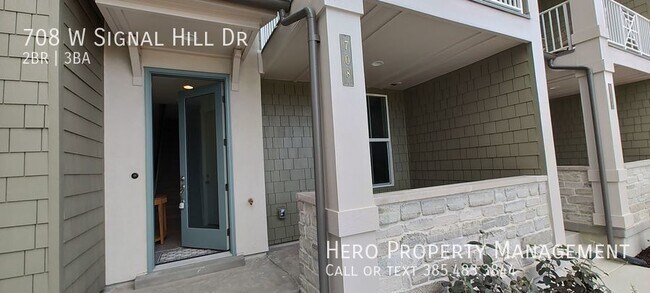 Building Photo - NEW Fully Furnished Townhome!