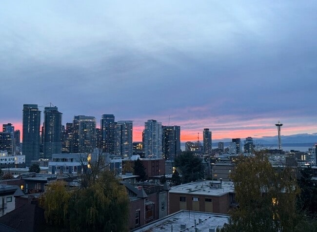 Building Photo - 505 Belmont Ave E