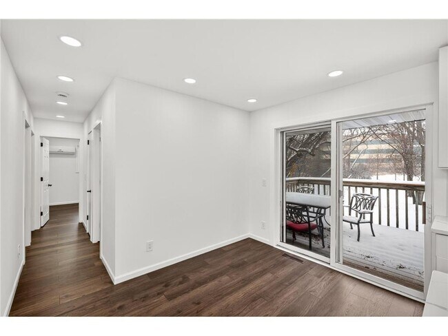 Foto del edificio - 110920 Oak Knoll Terrace S