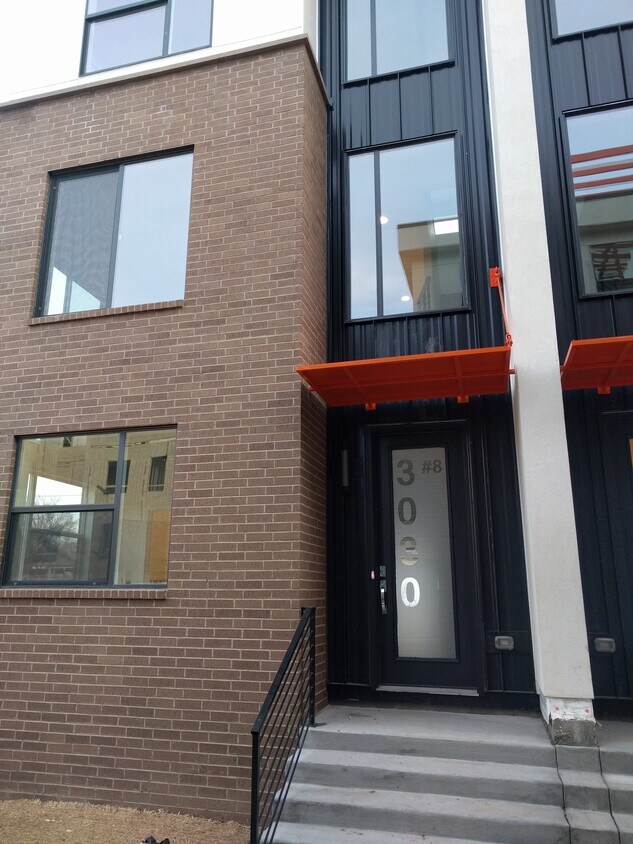 Foto principal - 3030 Wilson Ct