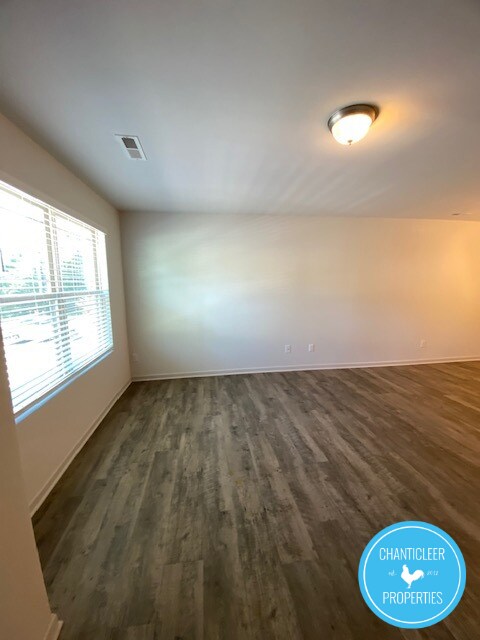 Foto del edificio - 3286 Ivy Wood Ln