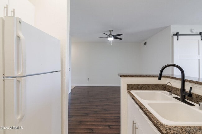 Foto del edificio - 6900 E Princess Dr