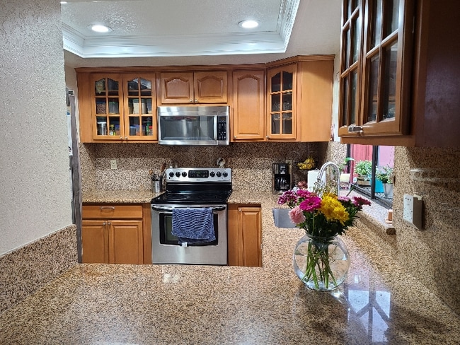 Foto del edificio - 4621 Donalbain Cir