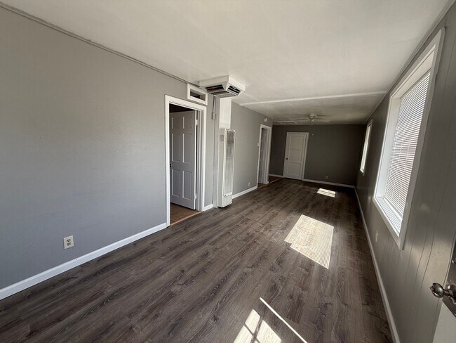 Foto del edificio - 757 W Church Ave