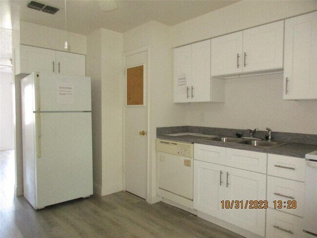 Foto del edificio - 52 Lake Villa Way