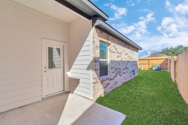 Building Photo - 7322 Coconut Bay Dr