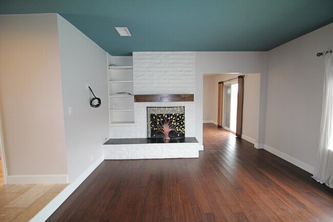 Foto del edificio - 131 Beverly Dr