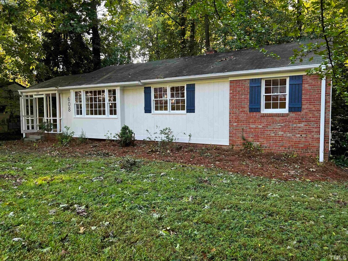 Primary Photo - 608 Dennis Ave