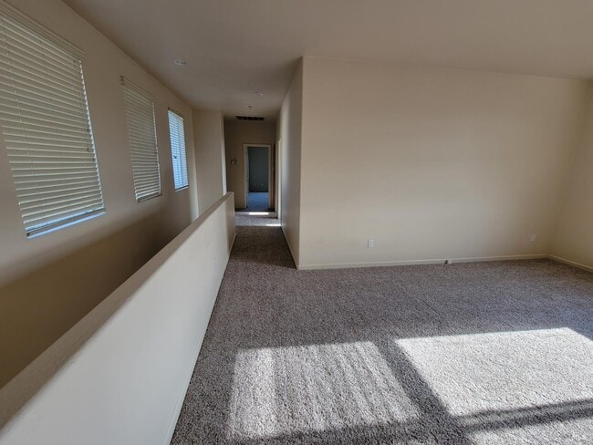 Building Photo - 1609 Vandenberg Cir