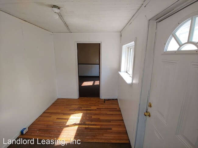 Building Photo - 4 br, 1 bath House - 831 Lake Avenue