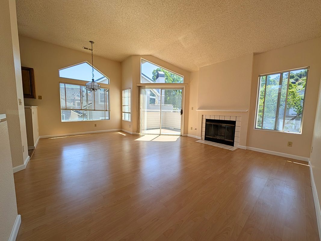 Foto principal - 347 Lagoon Cir