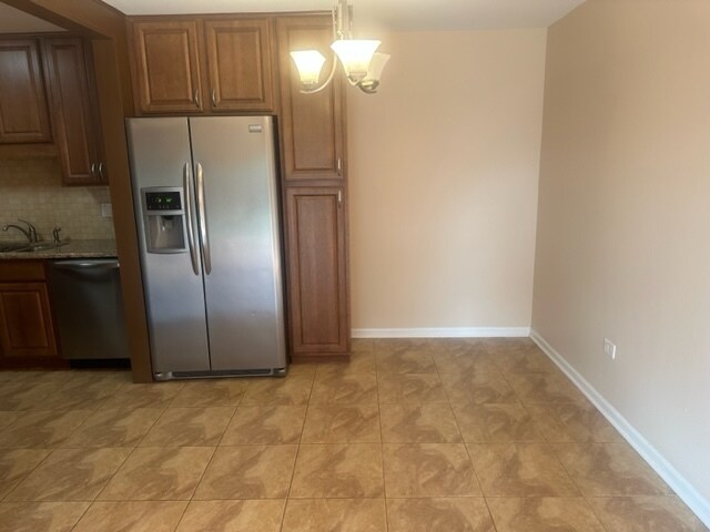 Building Photo - 6110 Knoll Valley Dr