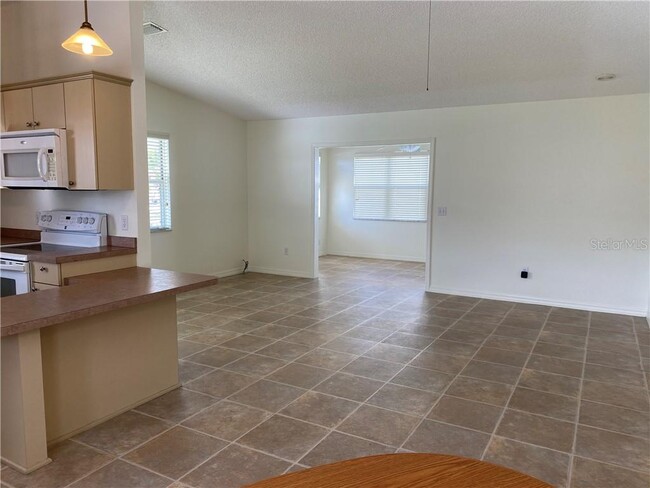 Building Photo - 739 Agua Way