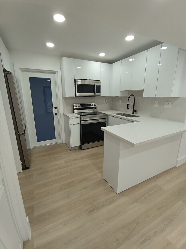 Foto del edificio - 15459 Hayes Ln