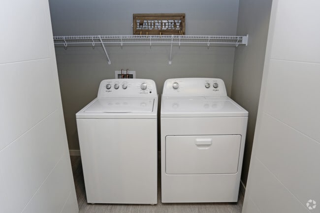 2HAB, 2BA, modelo - 900 ft² - Lakeside Flats