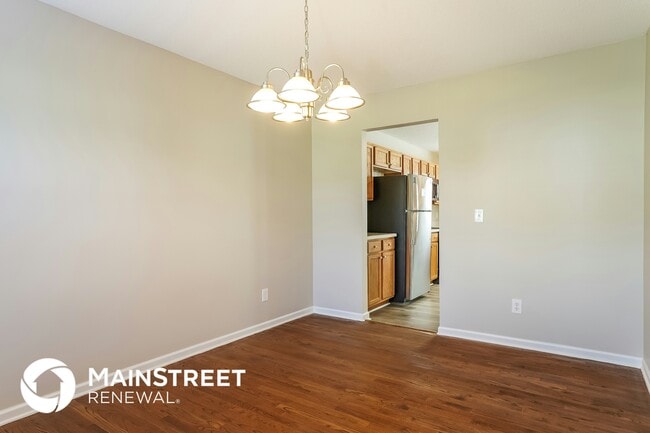 Building Photo - 453 Mayview Dr