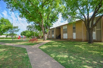 Building Photo - 3432 S Great Trinity Forest Way