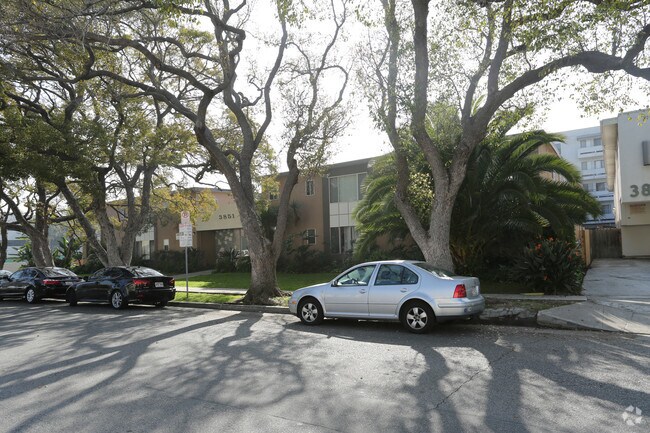 Foto del edificio - 3851 Keystone Ave