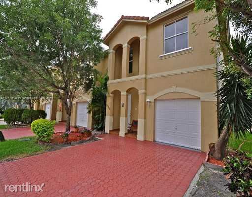 Foto del edificio - 3 br, 2.5 bath Townhome - 13596 NW 9th Ct