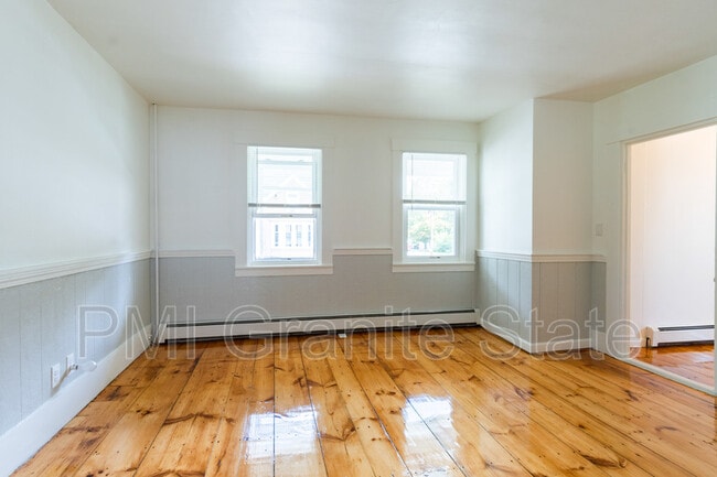 Building Photo - 38 Souhegan St