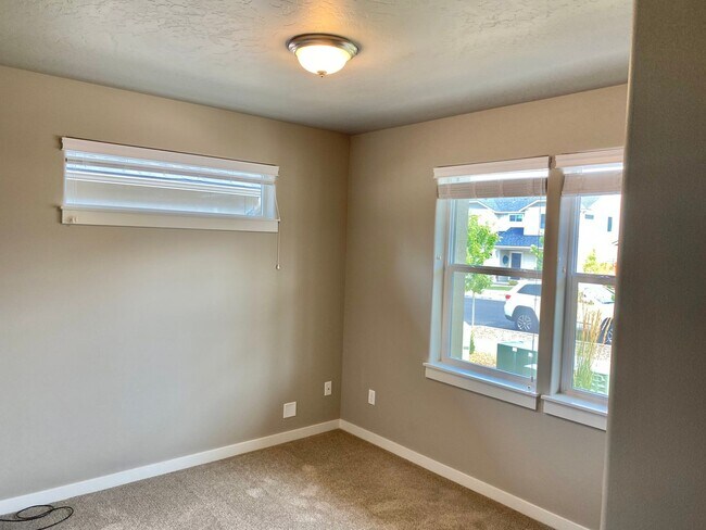 Foto del edificio - 61357 SE Matthew St