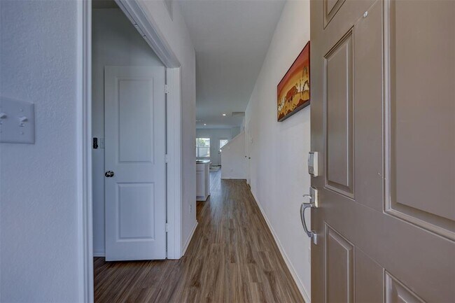 Foto del edificio - 432 Wolf Springs Rd