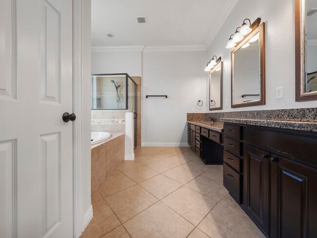 Building Photo - 5430 Tyler Park Ln