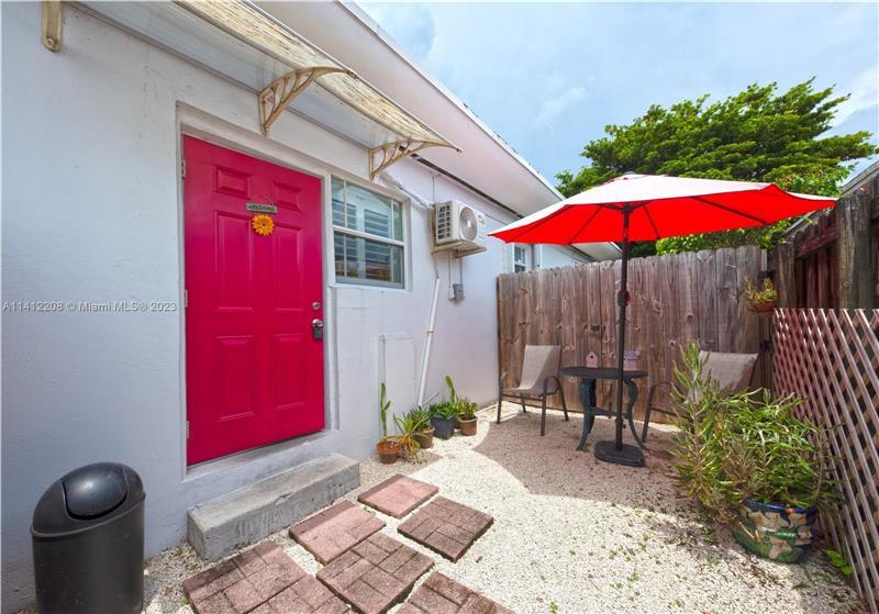 Foto principal - 1595 71st St