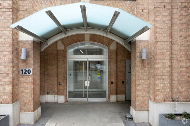 Entrance - Old Yorke Place I & II