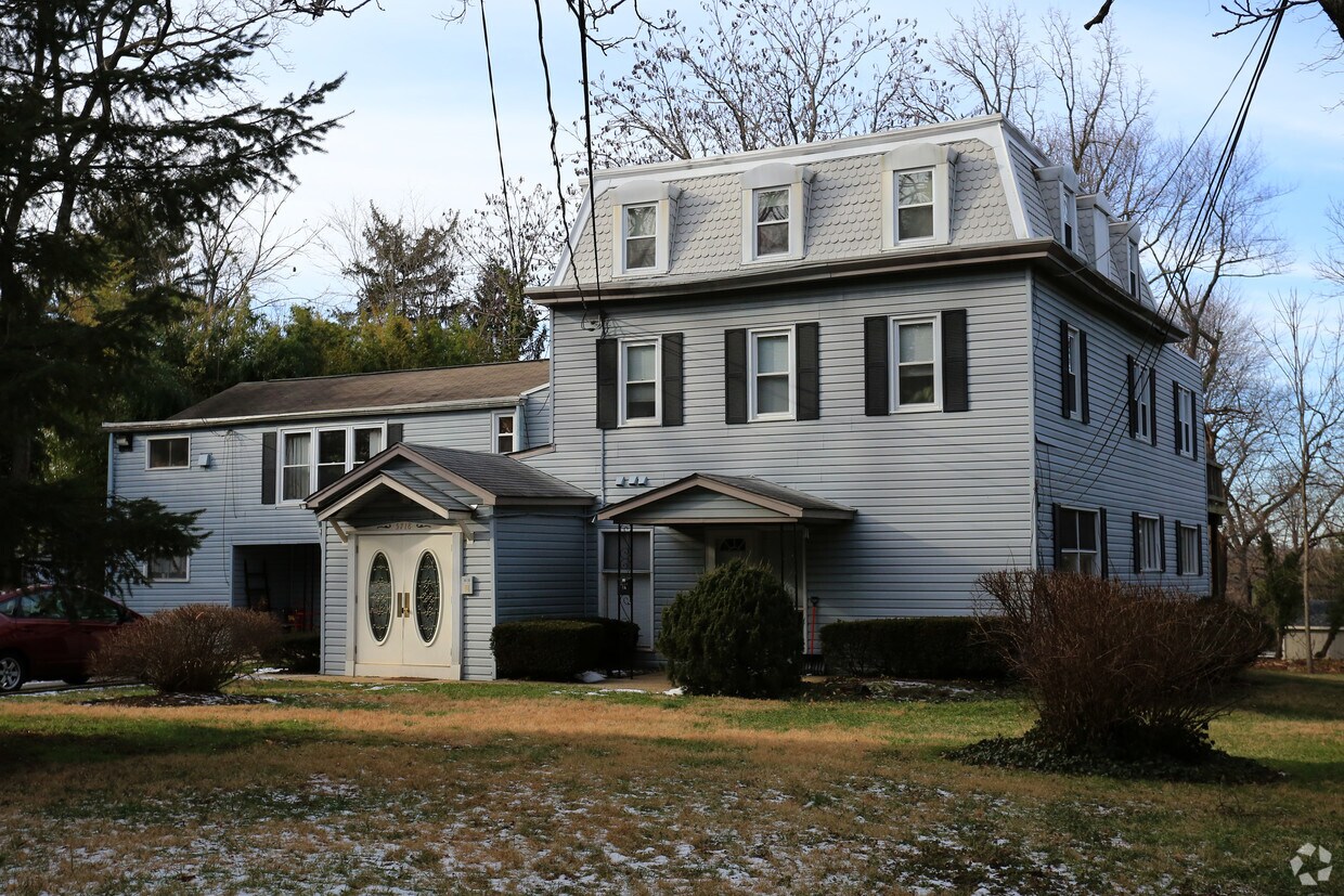Primary Photo - 5718 Pimlico Road