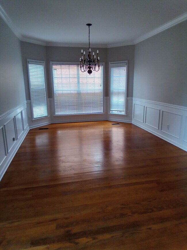 Building Photo - Knoxville 37931 - 4 Bedroom, 3.5 bath home...