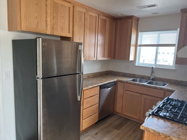 Foto del edificio - 3 BEDROOMS SINGLE LEVEL HOME