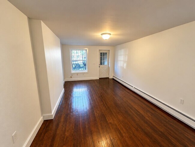 Foto del edificio - 152.5 Coles St