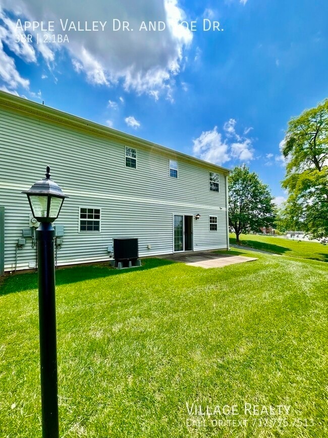 Building Photo - 914 Apple Valley Dr