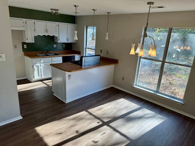 Foto del edificio - 4289 Brighton Dr