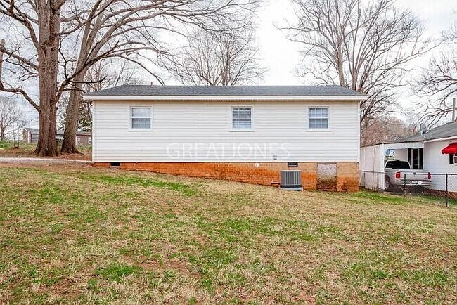 Foto del edificio - 529 Oakland Ave