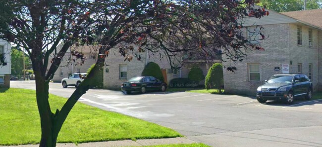 Building Photo - 94 S Hamilton St