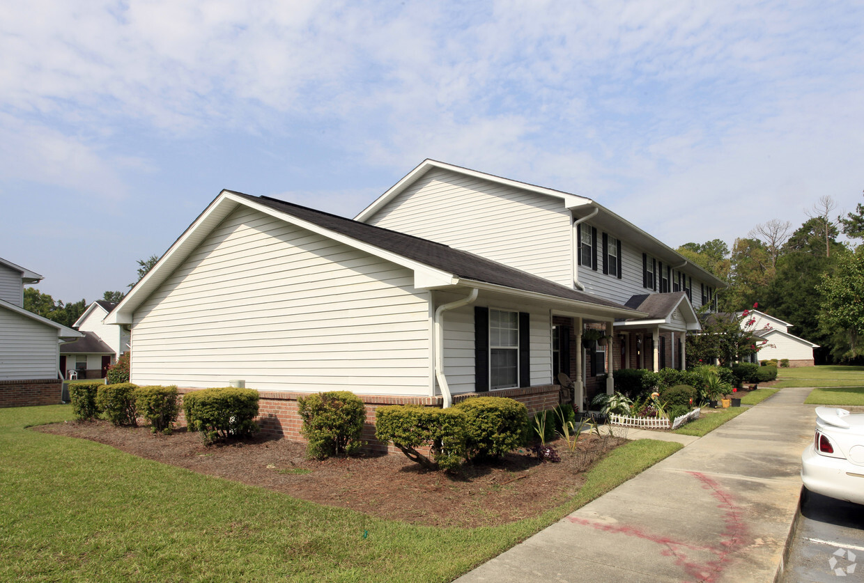 Building Photo - Magnolia Lane