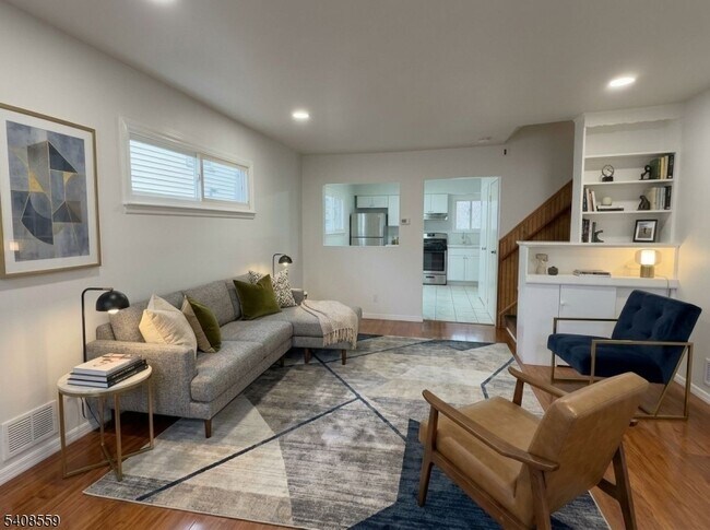 Foto del edificio - 260 Everett Rd