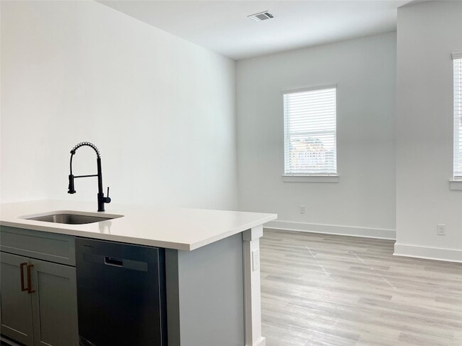 Building Photo - 22214 Dutch Oven Dr