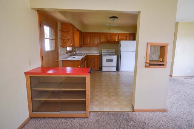 Foto del edificio - This 3 Bedroom 1 Bath is Ready to be Your ...