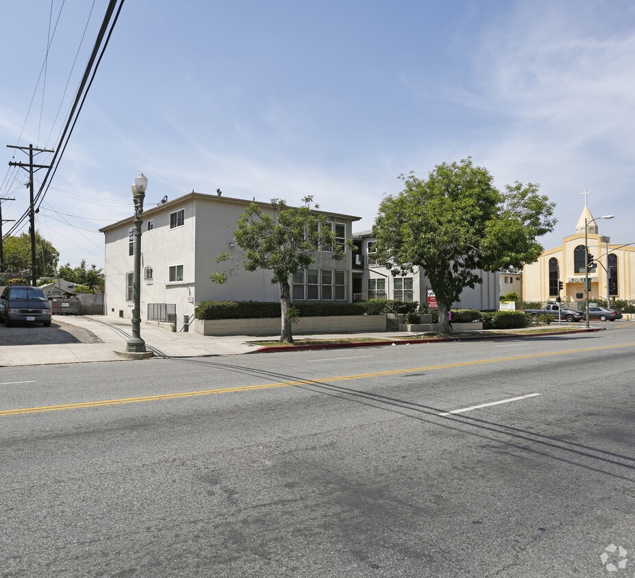 Primary Photo - 3992 W 8th St