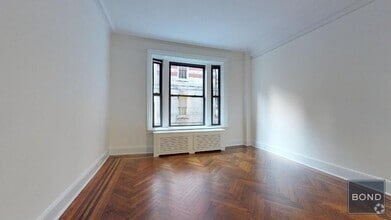 Building Photo - 166 W 72nd St